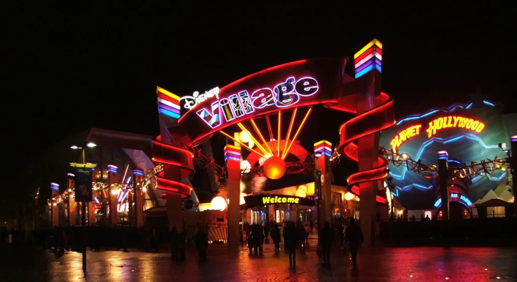 Disney Village avec Cinéma Gaumont - jaqian / flickr