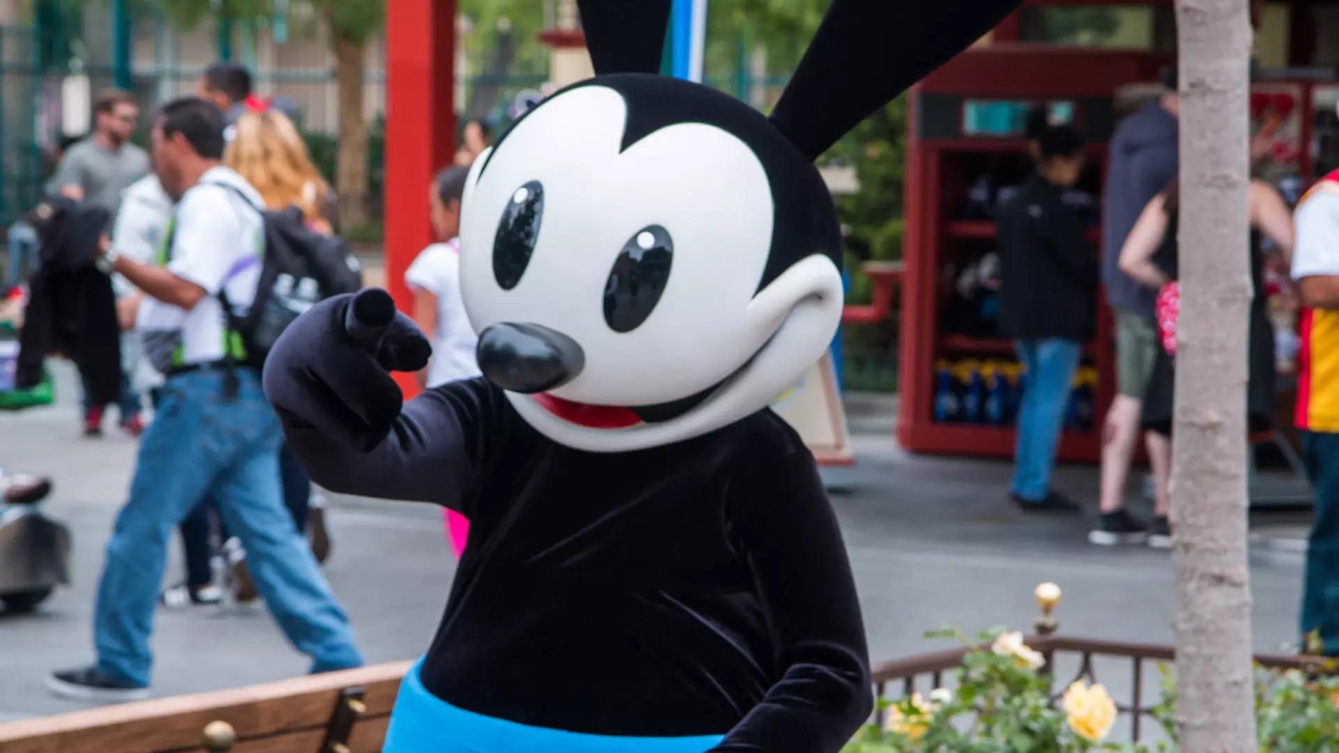 Oswald le lapin chanceux dans les parcs Disney - HarshLight/flickr